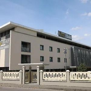 One Hotel&restaurant Hotel